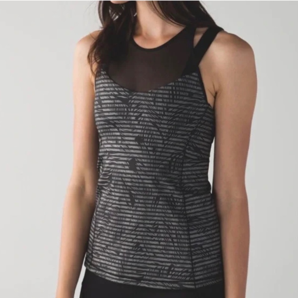 Lululemon Running in the City Tank Size 8 Stripe Play Slate Black